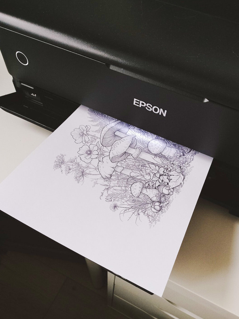 Drie paddenstoelen kleurplaten geprint op A4 papier